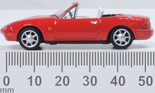 Load image into Gallery viewer, Oxford 1/76 76MAZ001 Mazda MX5 Mk1 (open) Classic Red