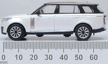 Load image into Gallery viewer, Oxford 1/76 Range Rover L460 LWB White/Corinthian Bronze 76RR5S002