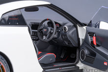 Load image into Gallery viewer, AUTOart 1/18 Nissan GT-R (R35) Nismo 2022 SE Brilliant White Pearl 77501