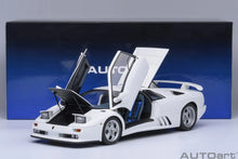 Load image into Gallery viewer, AUTOart 1/18 Lamborghini Diablo SE30 Jota Impact White 79145