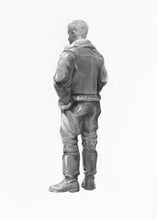 Load image into Gallery viewer, ICM 1/32 British RAF Pilots 1939/45 3 Figures 32105