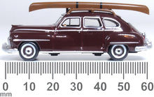 Load image into Gallery viewer, Oxford 1/87 HO 87DS46007 DeSoto Suburban 1946-48 Maroon w/Canoe