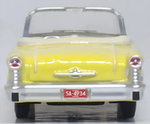 Load image into Gallery viewer, Oxford 1/87 HO 87OC57001 Oldsmobile 88 Convertible 1957 – Coronado Yellow (Open)