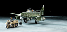 Load image into Gallery viewer, Tamiya 1/48 German Me262 A-2a w/ Kettnekrad 25215