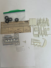 Load image into Gallery viewer, Jo-Han 1/25 Jo-Han '62 Convertible Plymouth Fury Open Box C4762