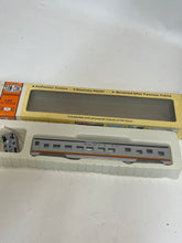 Load image into Gallery viewer, Con Cor HO 72' Pullman Car Kit Santa Fe 0001-000990