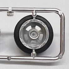 Load image into Gallery viewer, Aoshima 1/24 Rim &amp; Tire Set (107) American SS 15" Chrome Plated 06624