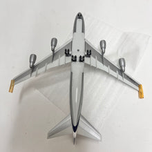 Load image into Gallery viewer, Dragon Wings 1/400 Boeing Lufthansa B747-230B Diecast Model Airplane 55095C