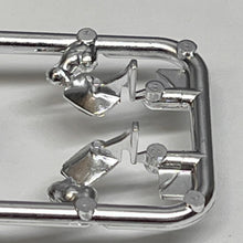 Load image into Gallery viewer, Aoshima 1/24 Rim &amp; Tire Set (107) American SS 15" Chrome Plated 06624