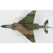 Load image into Gallery viewer, HobbyMaster 1/72 F-4C Phantom II 389th TFS &quot;The Gunfighters&quot;, May 1967 HA19054
