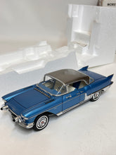 Load image into Gallery viewer, Franklin Mint 1/24 1957 Cadillac Brougham B11D028