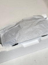 Load image into Gallery viewer, Franklin Mint 1/24 1957 Cadillac Brougham B11D028