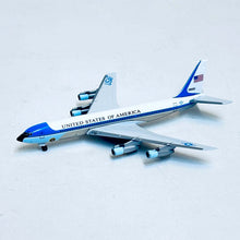 Load image into Gallery viewer, Dragon Wings 1/400 USAF Boeing VC-13C Stratoliner Flying White House DW002C