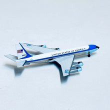 Load image into Gallery viewer, Dragon Wings 1/400 USAF Boeing VC-13C Stratoliner Flying White House DW002C