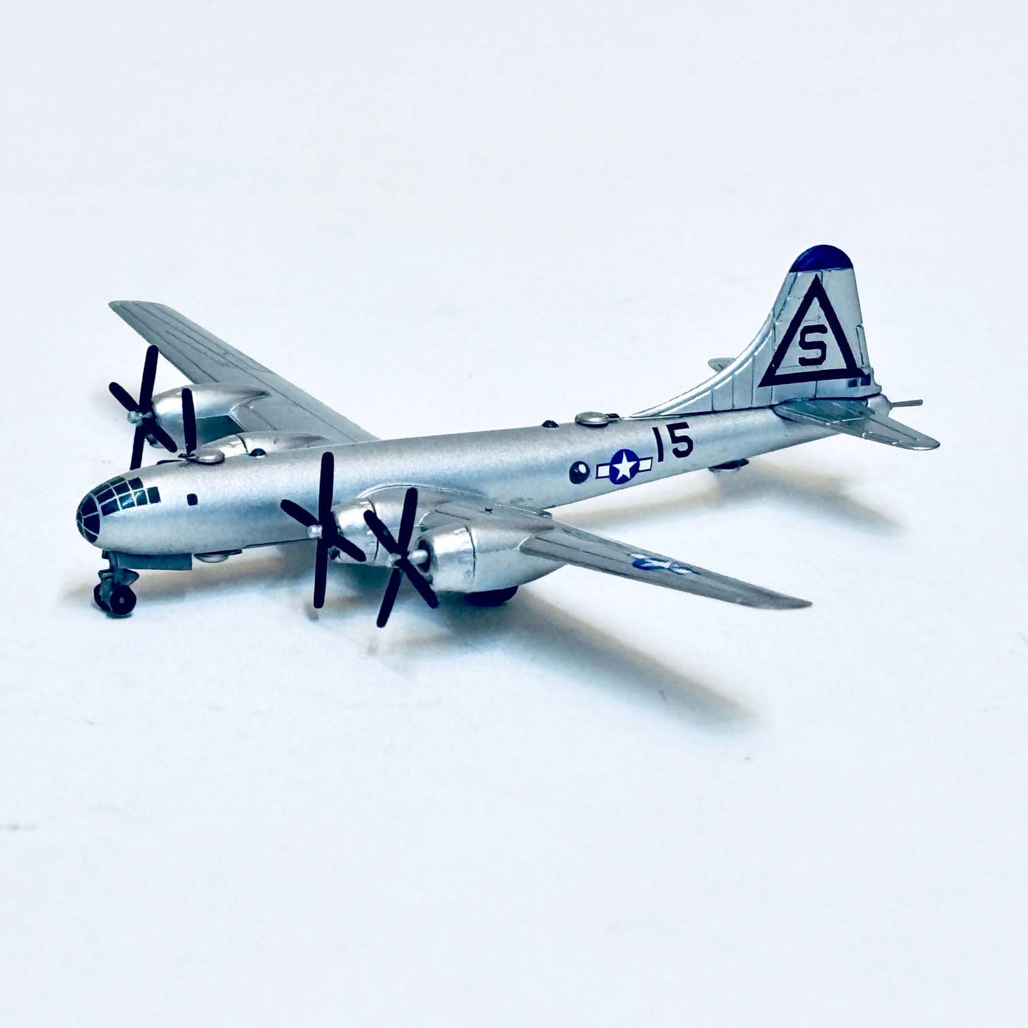 F.29　100本 Dragon Wings 1/400 USAF Boeing B-29 Superfortress Wichita Witch