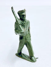 Load image into Gallery viewer, Marx 45mm Plastic US WWII Soldiers Recast (42) MX087