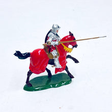 Load image into Gallery viewer, Britains LTD 1/32 Knights of Agincourt Mounted Knight w/ Lance Lead Figure No1661 C