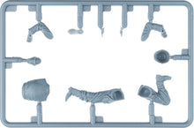 Load image into Gallery viewer, Miniart 1/35 German Elite Gun Crew 35467