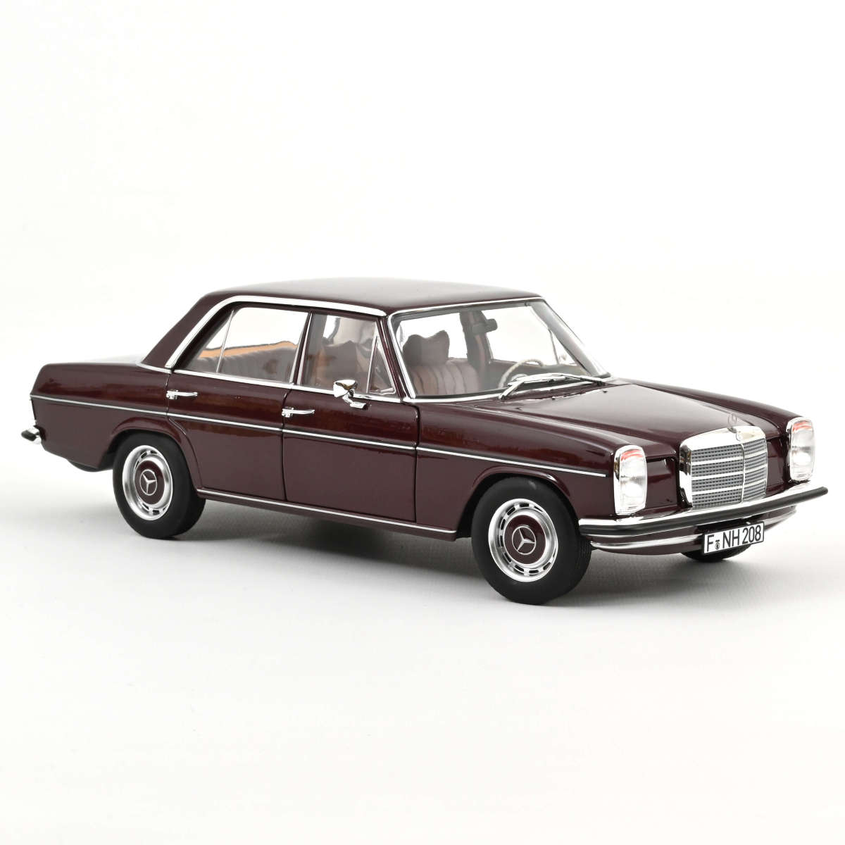 Norev 1/18 Mercedes-Benz 200 1968 Dark Red Brown 183778