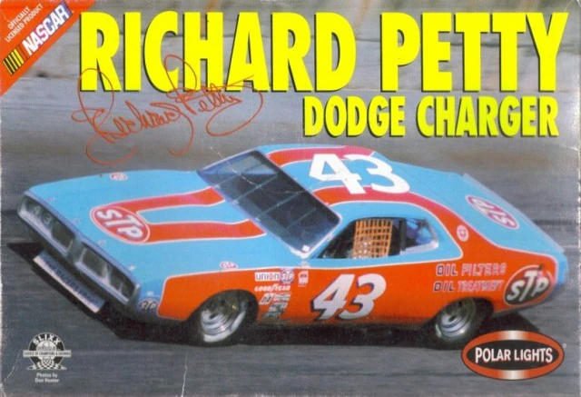 Polar Lights 1/25 Richard Petty Dodge Charger No43 NASCAR POL6605