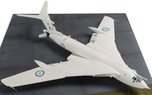 Load image into Gallery viewer, Airfix 1/72 British Victor B.Mk.2(BS) Bomber A12008