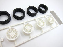Load image into Gallery viewer, Fujimi 1/24 Wangan Midnight Nissan Skyline R33 GTR 17201