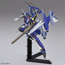 Load image into Gallery viewer, Bandai 1/100 Macross YF-29 Durandal Valkyrie (Maximilian Genus Custom) 5065691