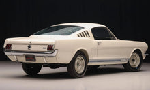 Load image into Gallery viewer, ACME 1/18 Ford Shelby GT350 &quot;Snake On a Plane&quot; 1965 A1801876