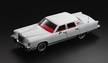 Load image into Gallery viewer, Sun Star 1/64 1979 Lincoln Continental Town Car White SS-60005