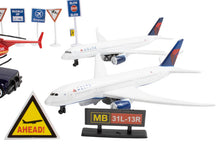 Load image into Gallery viewer, Daron Large Airport Playset Delta Airlines DT4992
