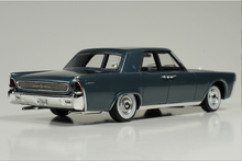 Load image into Gallery viewer, Goldvarg 1/43 GC-088A 1962 Lincoln Continental Oxford Grey
