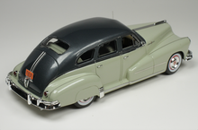 Load image into Gallery viewer, Goldvarg 1/43 GC-083 B 1948 Pontiac Silver Streak 4 Door Oyster &amp; Belgian Grey