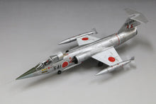 Load image into Gallery viewer, FineMolds 1/72 Japanese F-104J Jet Fighter FF07