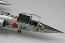Load image into Gallery viewer, FineMolds 1/72 Japanese F-104J Jet Fighter FF07