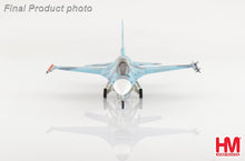 Load image into Gallery viewer, HobbyMaster 1/72 US F-16B &#39;Top Gun&#39; Centennial of Naval Aviation 04 2011 HA38019