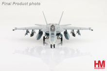 Load image into Gallery viewer, HobbyMaster 1/72 US F/A-18F Super Hornet AG203/166613, VFA-103 &quot;Jolly Rogers&quot; HA5139