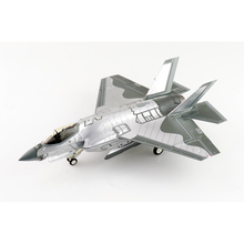 Load image into Gallery viewer, HobbyMaster 1/72 USN F-35C &quot;Mirror Coating&quot; XE-100/168733 August 2022 HA6210