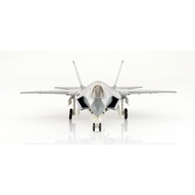 Load image into Gallery viewer, HobbyMaster 1/72 USN F-35C &quot;Mirror Coating&quot; XE-100/168733 August 2022 HA6210