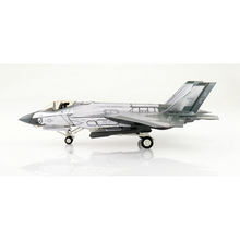 Load image into Gallery viewer, HobbyMaster 1/72 USN F-35C &quot;Mirror Coating&quot; XE-100/168733 August 2022 HA6210