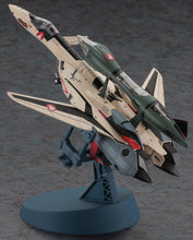 Load image into Gallery viewer, Hasegawa 1/72 YF-19 w/Fast Pack &amp; Fold Booster 65885