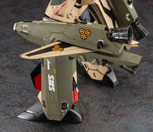 Load image into Gallery viewer, Hasegawa 1/72 Macross Frontier VF-19EF/A Battroid Isamu Special 65893
