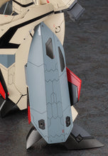 Load image into Gallery viewer, Hasegawa 1/72 Macross Plus YF-19 Battroid 65733 SALE!