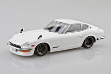 Load image into Gallery viewer, Aoshima Snap Kit 1/32 Nissan S30 Fairlady Custom White #15CU-WH 20001'