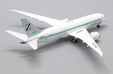 Load image into Gallery viewer, JC Wings 1/400 Zipair Tokyo B787-8 JA825J EW4788005