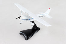Load image into Gallery viewer, Daron Postage Stamp 1/87 HO Cessna 172 Skyhawk N403GF PS5603-2