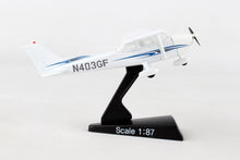 Load image into Gallery viewer, Daron Postage Stamp 1/87 HO Cessna 172 Skyhawk N403GF PS5603-2