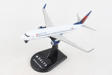 Load image into Gallery viewer, Daron Postage Stamp 1/300 Delta Air Lines 737-800 PS5815-3
