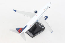 Load image into Gallery viewer, Daron Postage Stamp 1/300 Delta Air Lines 737-800 PS5815-3