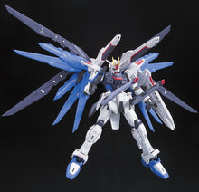 Load image into Gallery viewer, Bandai 1/144 RG #05 Freedom Gundam 561614