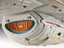 Load image into Gallery viewer, Revell Gift Set 1/670 Star Trek Voyager 13604